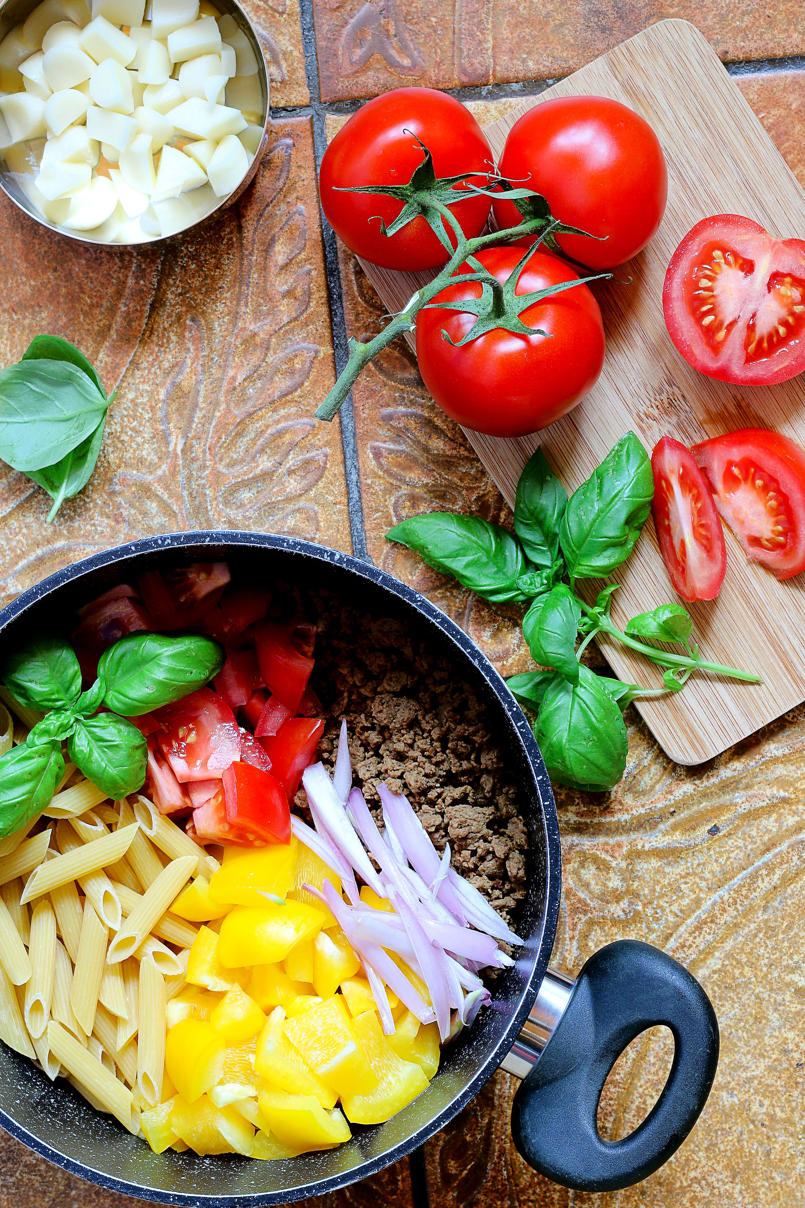 one-pot-pasta-prepped-noodles-and-veggies.jpg